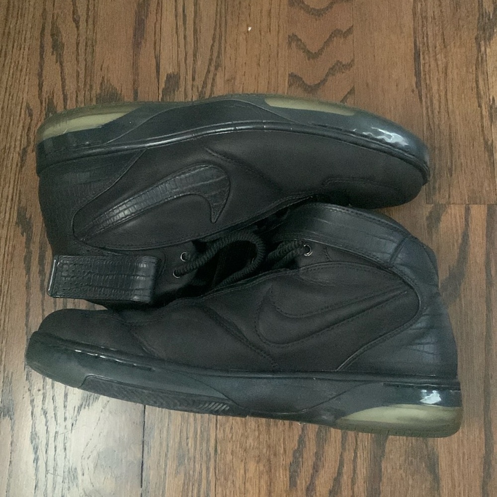 Air Force 25 supreme men’s sneakers size 10